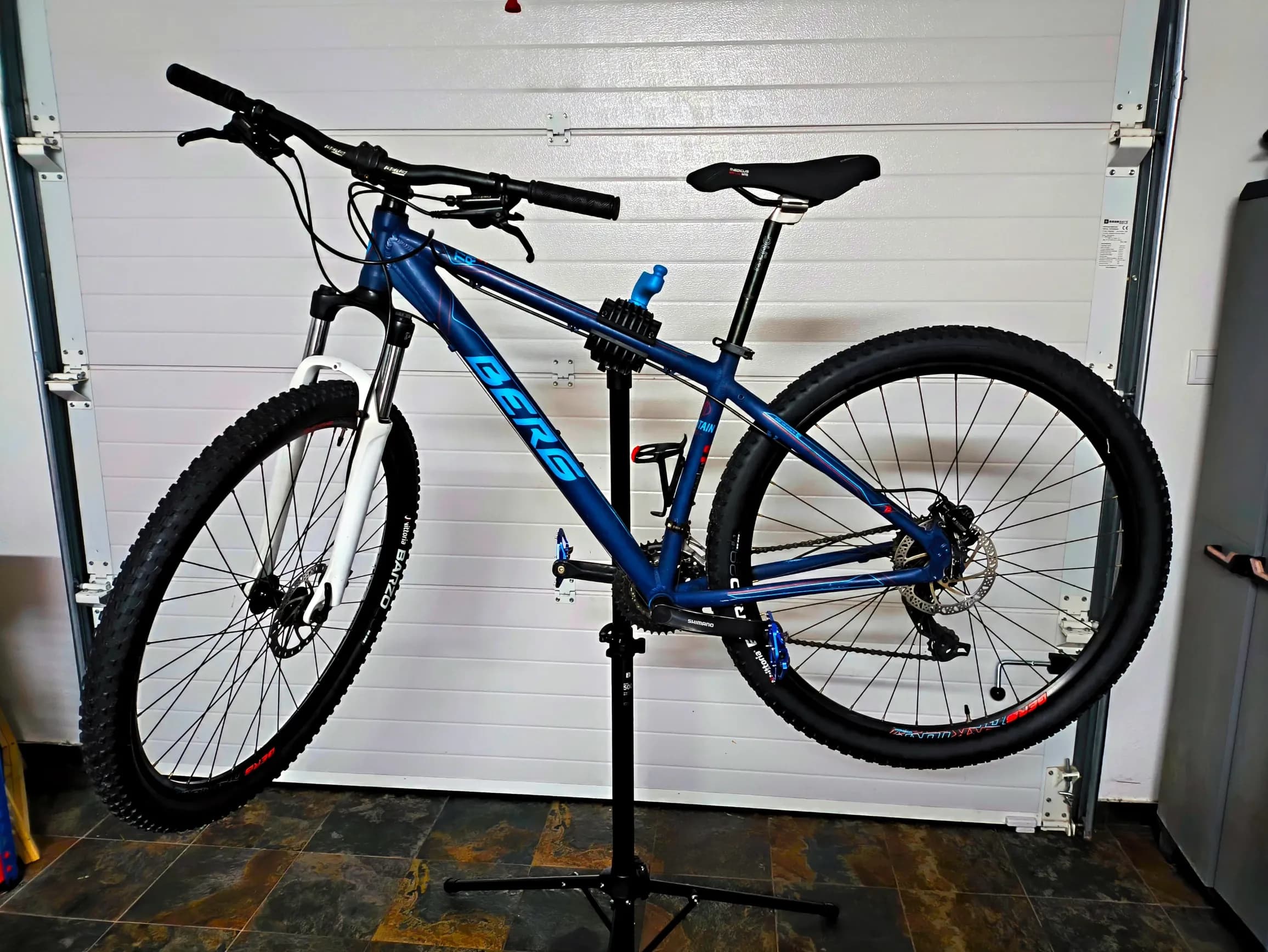 bicicleta berg trail rock
